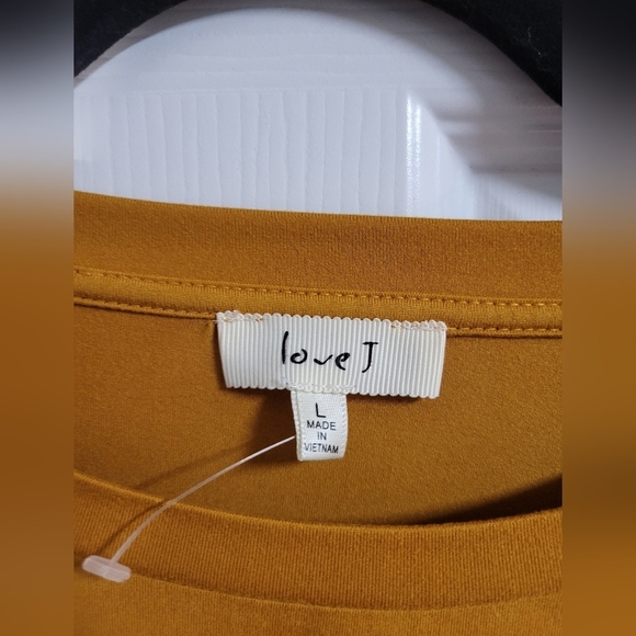 Love J-NWOT- Womens Gold Long Sleeve Crop Tie Front Shirt - Picture 2 of 4